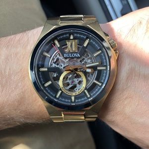 NWOT/box Men’s Gold bulova watch